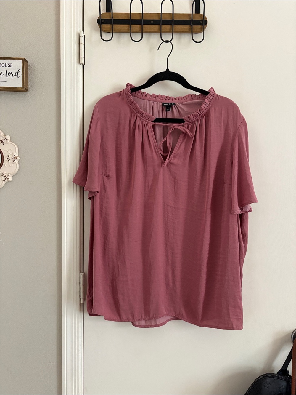 torrid Dusty Rose Ruffle Tie-Front Blouse size 2 coquette soft girl Barbie NWOT